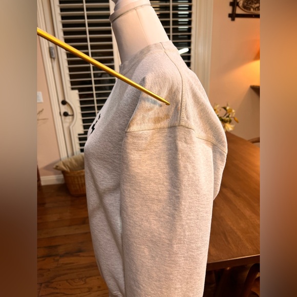 House of PH8 sweatshirt. Size S - Picture 9 of 9